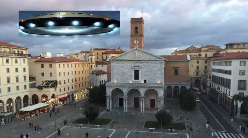 Ufo in piazza Grande 1
